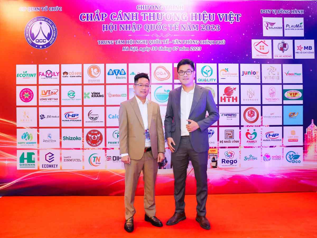 TGĐ SunFlower - CEO Sun Edu Trịnh Văn Tiêu và Trưởng phòng đào tạo Sun Edu Tạ Vũ